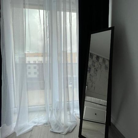 Ferienwohnung Trzy Pokoje Mieszkanie W Nowej Dzielnicy Wroclawia Exterior foto